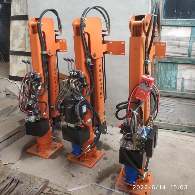 西乌珠穆沁旗重汽蓝牌随车吊 3.2吨 国六动力强 液压驱动 农用自卸起重机